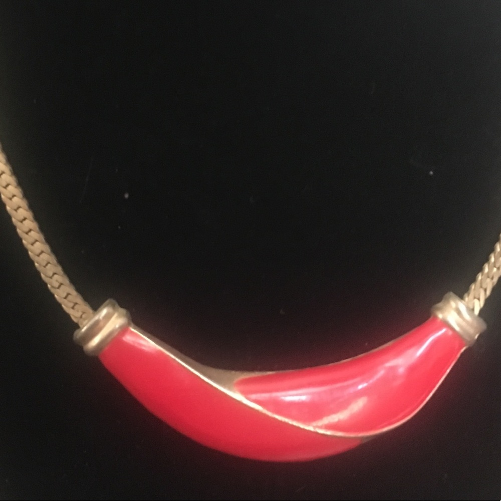 GLAM🔥Vintage Red Enamel Gold-toned Necklace - Picture 3 of 7